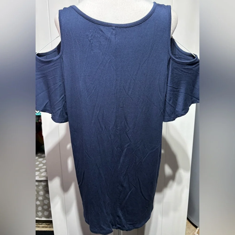 NWOT Torrid navy blue cold shoulder short sleeve shirt - Picture 2 of 5